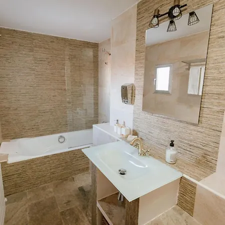 La Lar * Отеро-де-Бодас